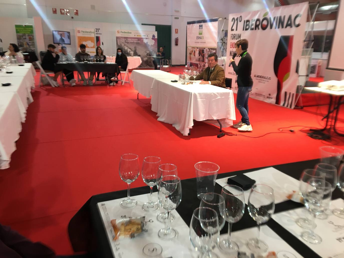 La 21º edición de Iberovinac llenó de gente de nuevo el Palacio del Vino. 