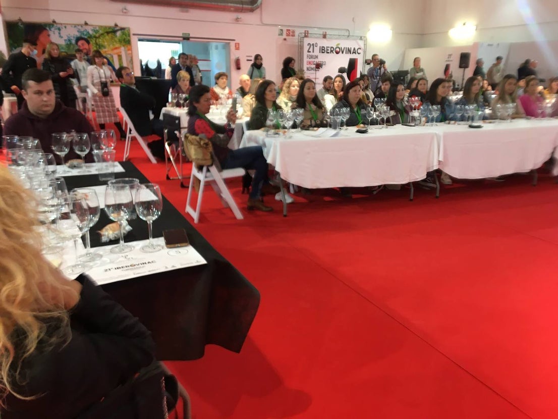 La 21º edición de Iberovinac llenó de gente de nuevo el Palacio del Vino. 