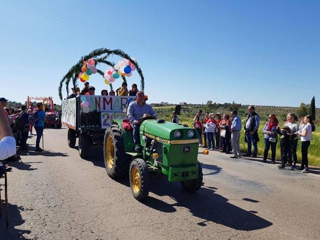 Este año la romería de San Marcos ha reunido a miles de personas en el camino a la ermita. 