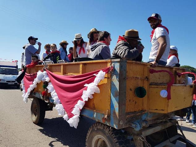 Este año la romería de San Marcos ha reunido a miles de personas en el camino a la ermita. 