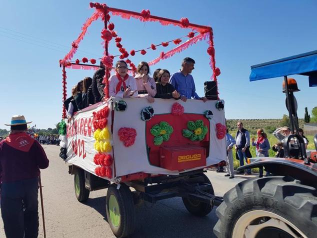 Este año la romería de San Marcos ha reunido a miles de personas en el camino a la ermita. 
