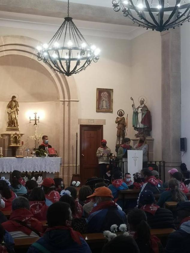 Este año la romería de San Marcos ha reunido a miles de personas en el camino a la ermita. 