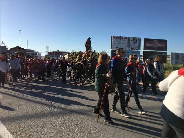 Este año la romería de San Marcos ha reunido a miles de personas en el camino a la ermita. 