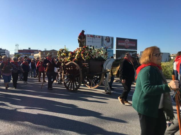 Este año la romería de San Marcos ha reunido a miles de personas en el camino a la ermita. 
