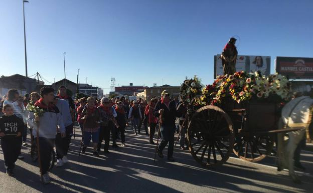 Cientos de personas hicieron ayer uno de los caminos más multitudinarios. 