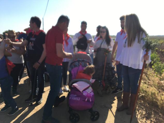 Este año la romería de San Marcos ha reunido a miles de personas en el camino a la ermita. 
