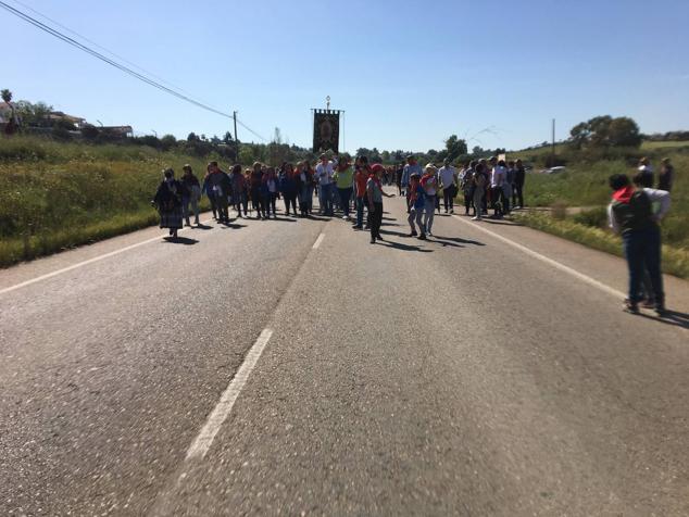 Este año la romería de San Marcos ha reunido a miles de personas en el camino a la ermita. 