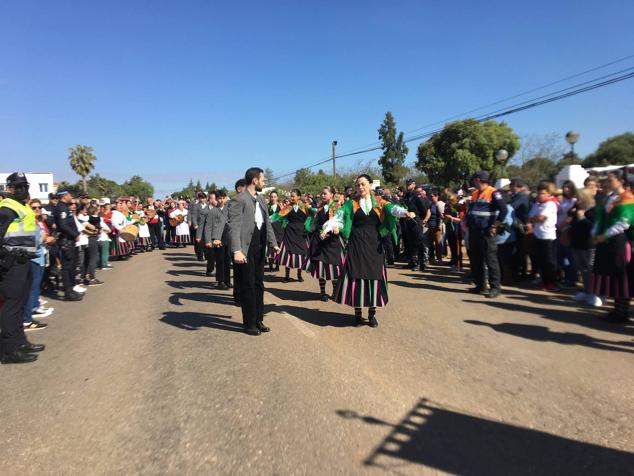 Este año la romería de San Marcos ha reunido a miles de personas en el camino a la ermita. 
