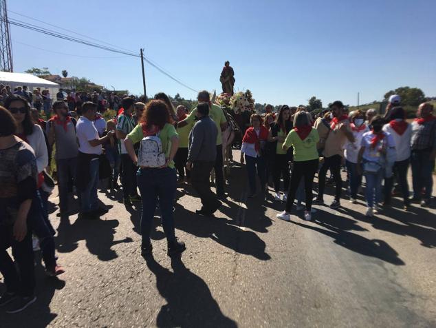 Este año la romería de San Marcos ha reunido a miles de personas en el camino a la ermita. 