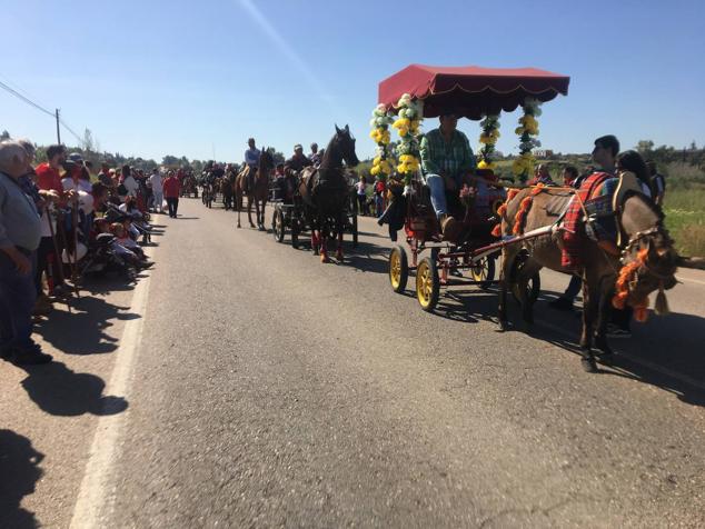 Este año la romería de San Marcos ha reunido a miles de personas en el camino a la ermita. 