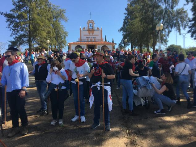 Este año la romería de San Marcos ha reunido a miles de personas en el camino a la ermita. 
