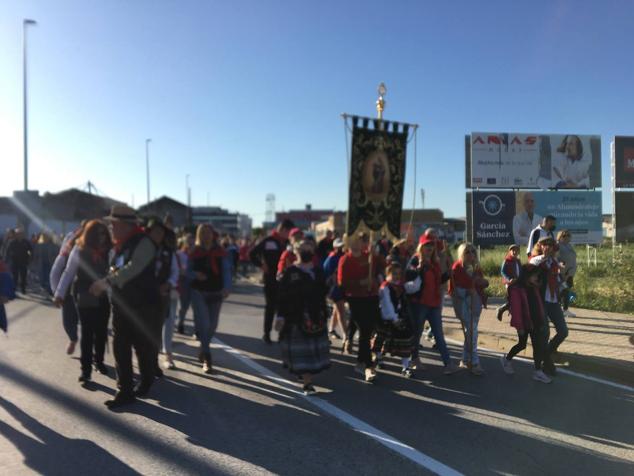 Este año la romería de San Marcos ha reunido a miles de personas en el camino a la ermita. 