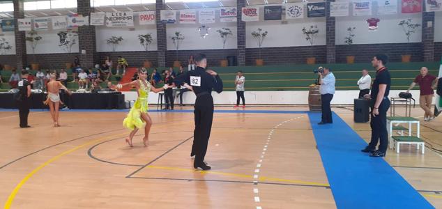 Fotos: 400 bailarines de toda España participan en el VI Trofeo Ciudad de Almendralejogloria
