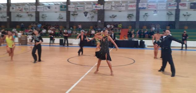 Fotos: 400 bailarines de toda España participan en el VI Trofeo Ciudad de Almendralejogloria