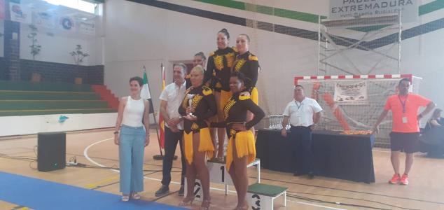 Fotos: 400 bailarines de toda España participan en el VI Trofeo Ciudad de Almendralejogloria