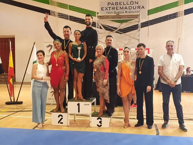 Fotos: 400 bailarines de toda España participan en el VI Trofeo Ciudad de Almendralejogloria