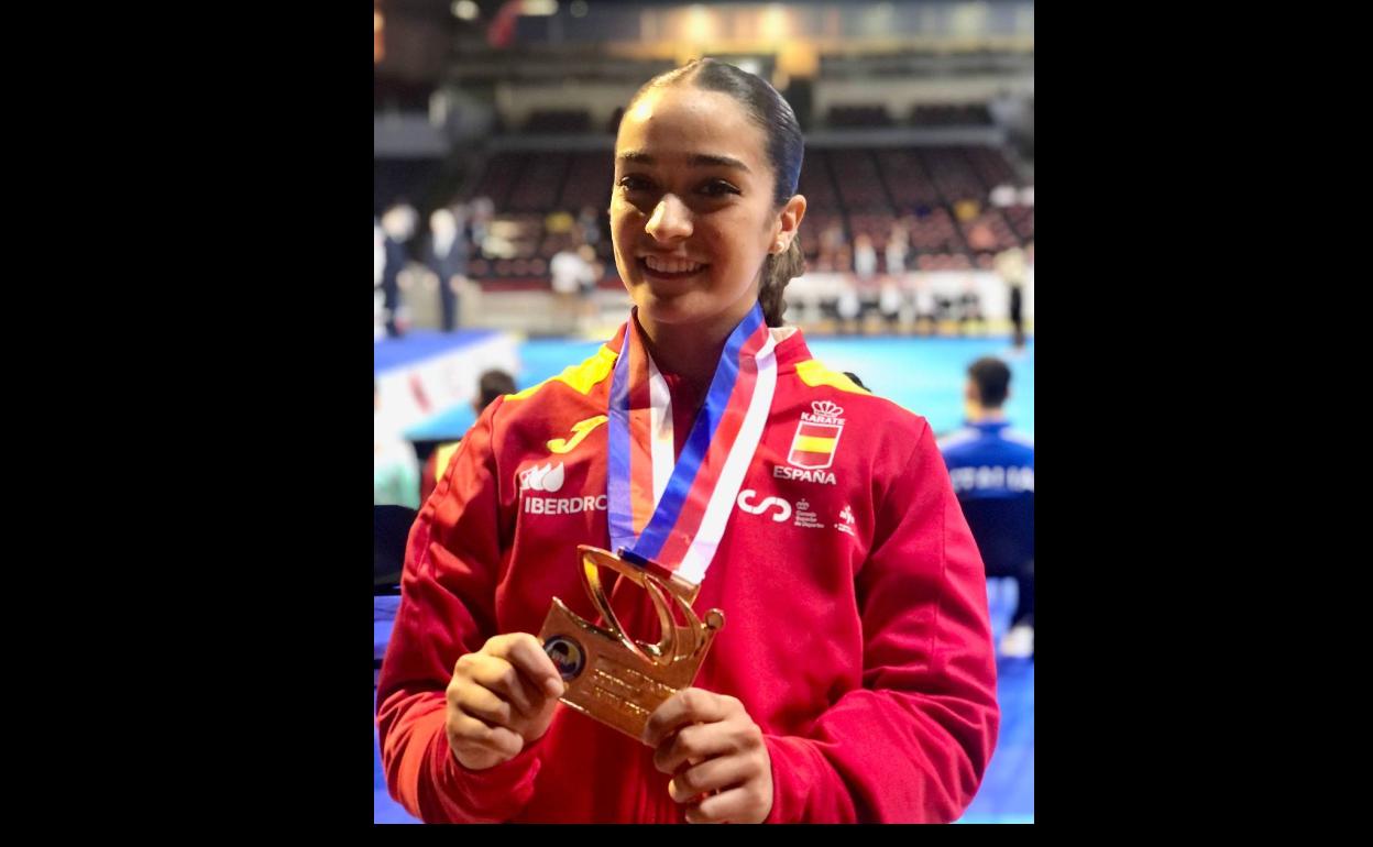 Paola García se proclama campeona de Europa de Karate junior de Europa