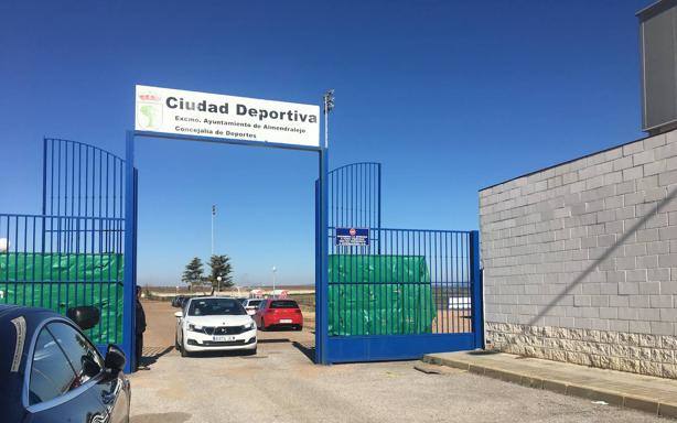 El Ayuntamiento firma un convenio con el CD Extremadura 1924 para ceder el uso de la Ciudad Deportiva y el Francisco de la Hera