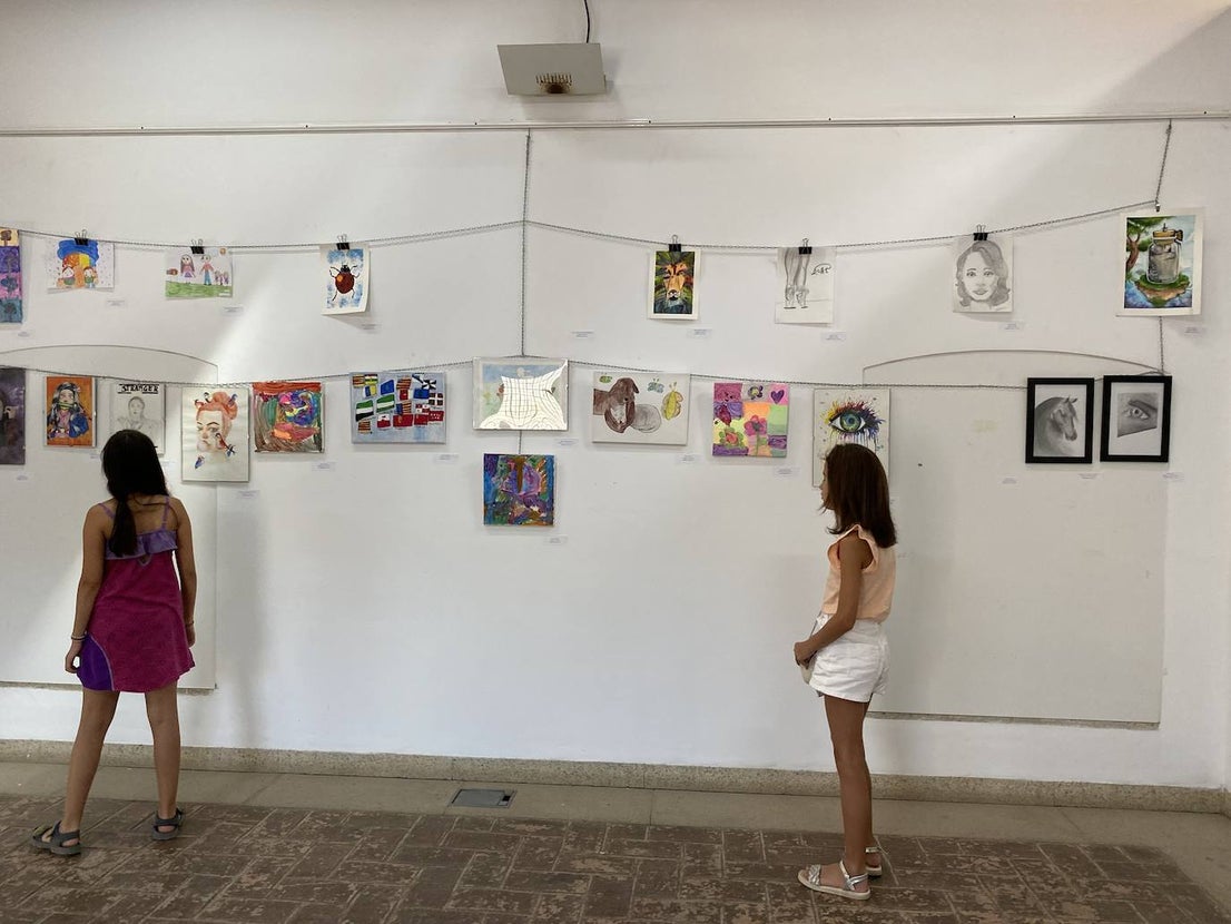 Este año se han presentado 55 obras al Certamen Miguel Antolín de pintura. 