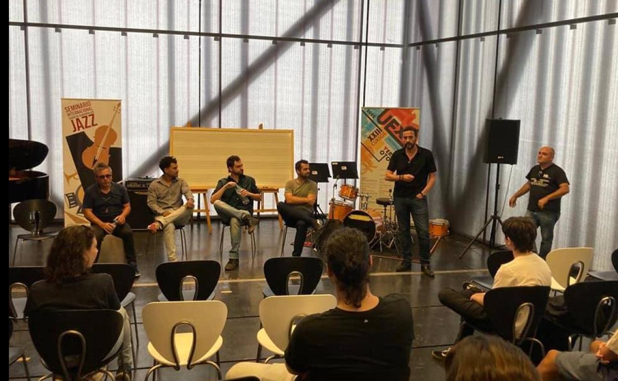 El saxofonista francés Pierrick Pedron dirige el Seminario Internacional de Jazz