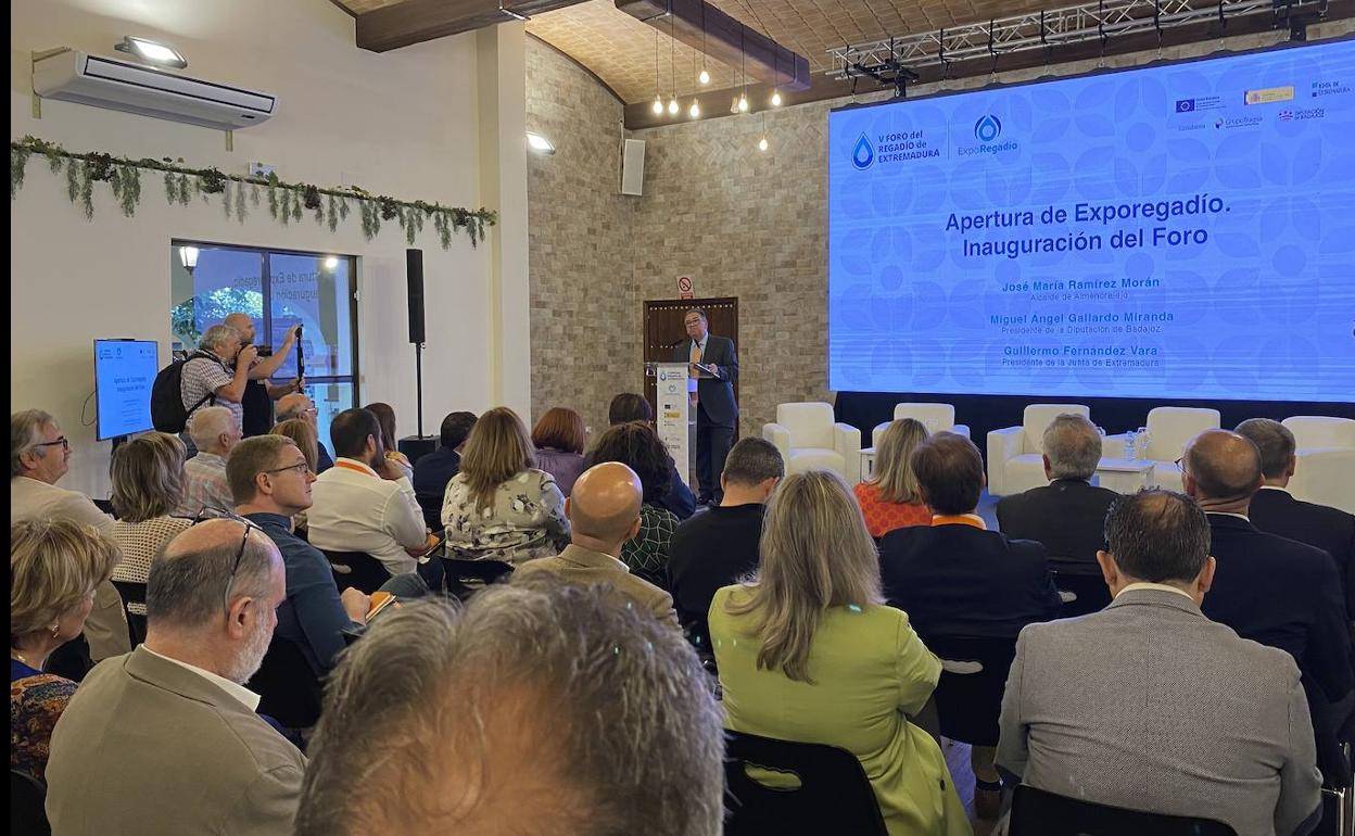 Vara reclama poder ampliar los regadíos en Extremadura