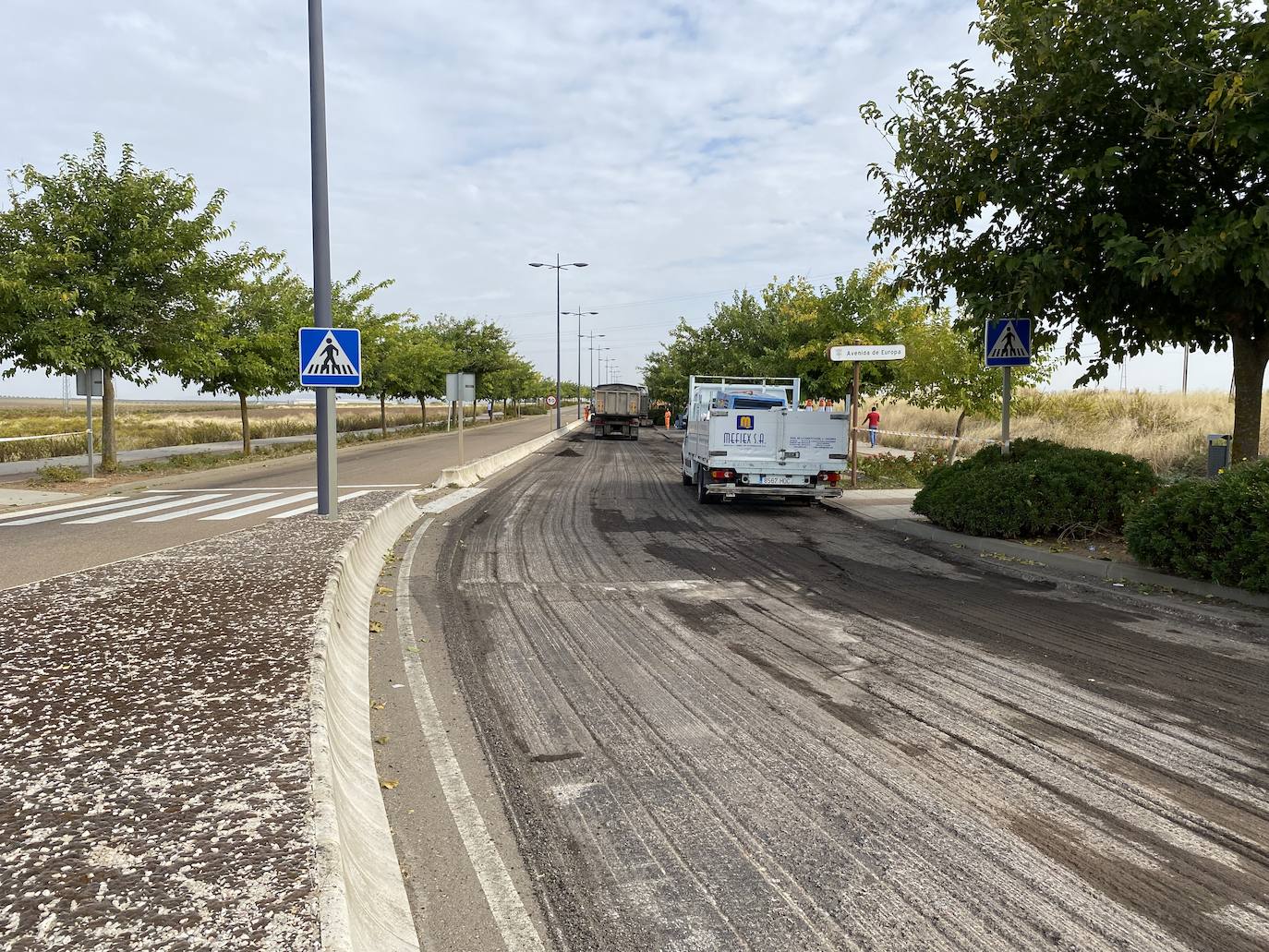 Los equipos de asfaltado están trabajando en varios tramos de la antigua travesía de la N-630. 