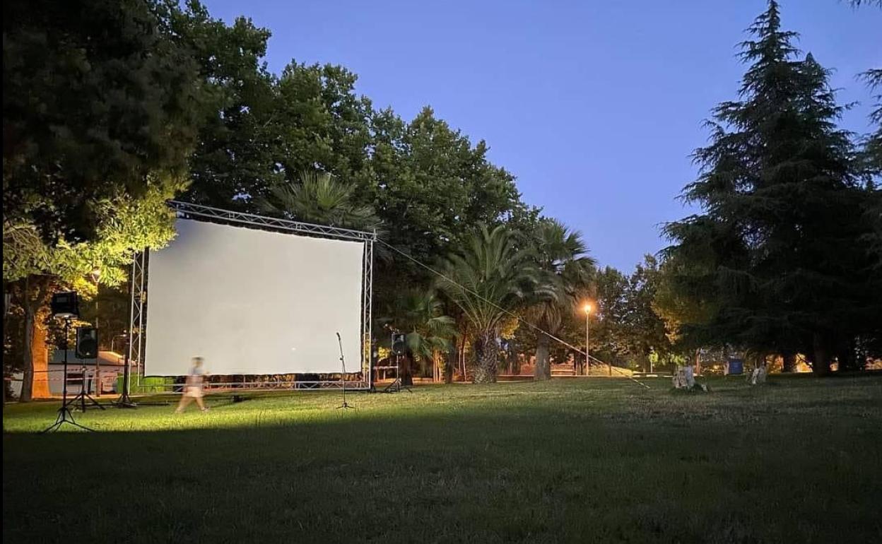Reciben una subvención para construir una plataforma para la práctica del yoga en Las Mercedes