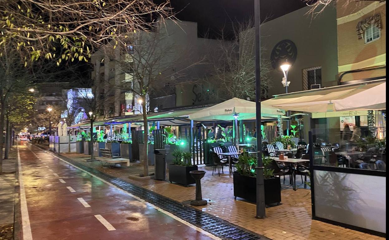 Un bando de Alcaldía recuerda que la ampliación de horario en la hostelería no incluye las terrazas