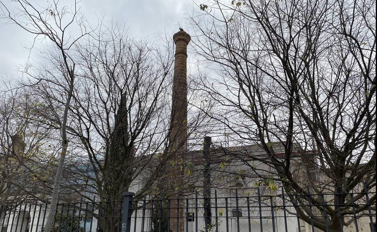 La Asociación de Amigos de las chimeneas aplaude que ya se hayan rehabilitado tres en la ciudad