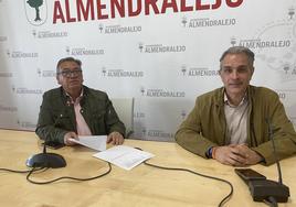 El alcalde y Juan Arias.