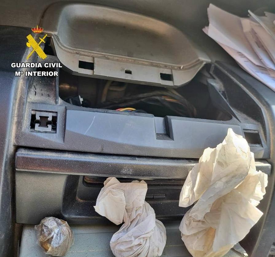 Detenidas en Almendralejo tres personas por traficar con drogas