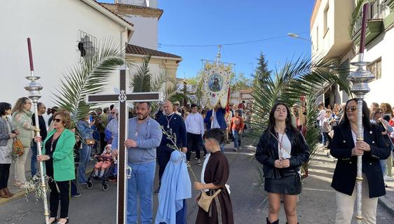La procesión de 'La Borriquita' luce en este soleado Domingo de Ramos