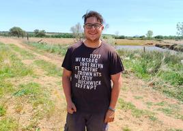 Jesús Salguero es un joven agricultor de Retamar.
