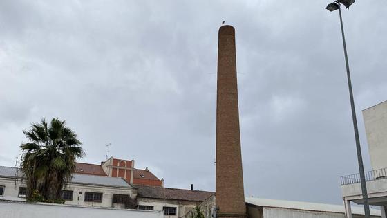 Adjudican la restauración de la antigua chimenea del Lidl