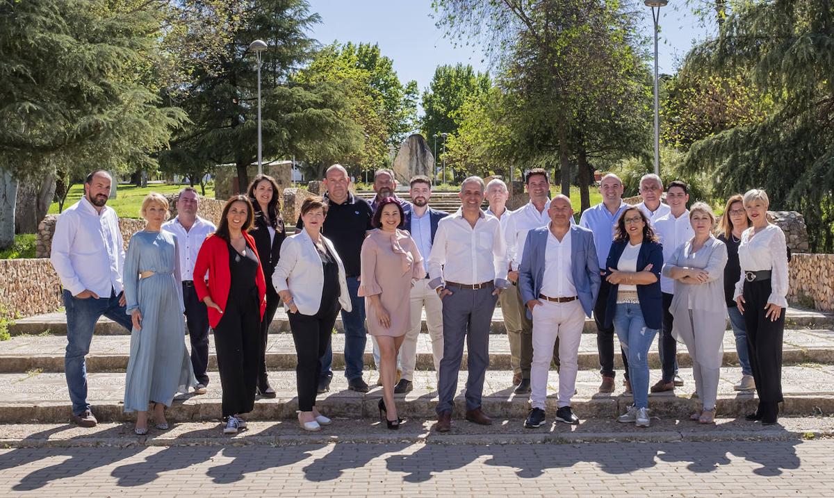 Foto de familia de la lista de Ciudadanos a la Alcaldía.