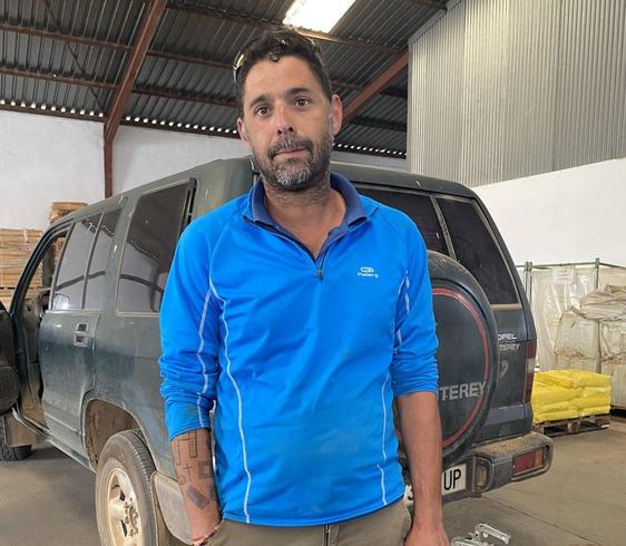 «Hay muchos conejos en el campo y se lo comen todo»