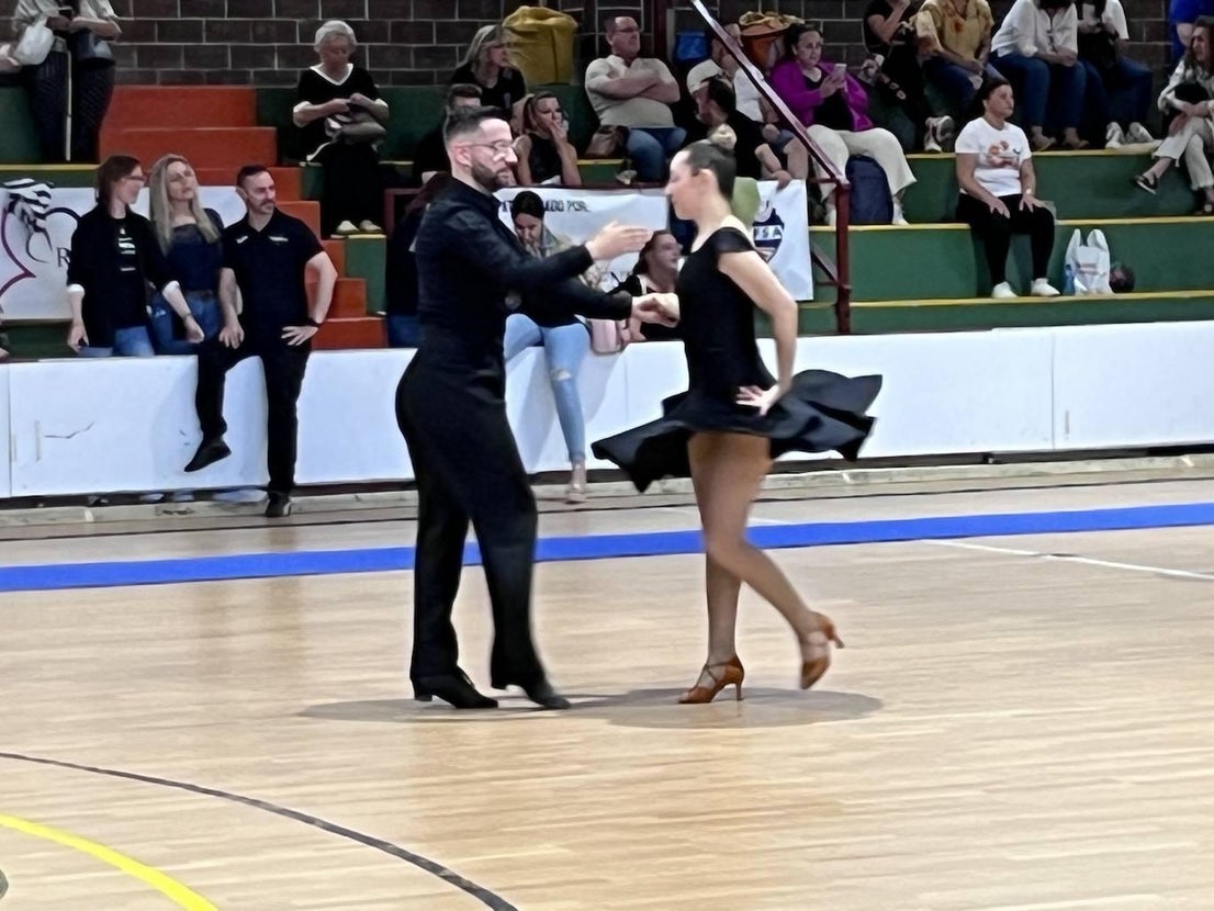 200 bailarines de toda España acuden a los trofeos de Almendralejo