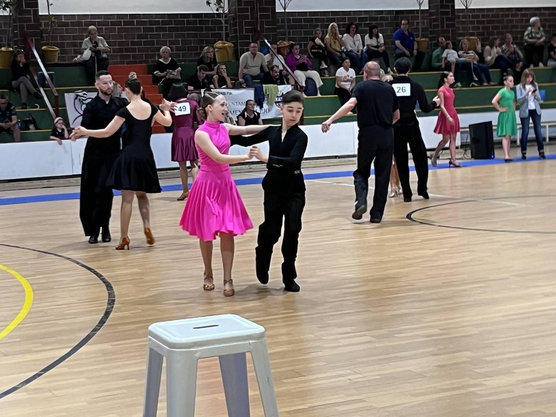 200 bailarines de toda España acuden a los trofeos de Almendralejo