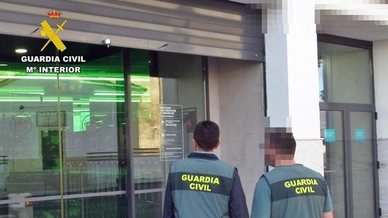 Detenidos cuatro vecinos de Badajoz y Cheles por once hurtos en supermercados