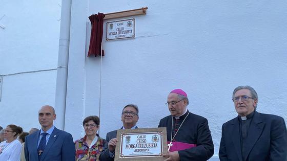 El arzobispo Celso Morga inauguró la calle con su nombre