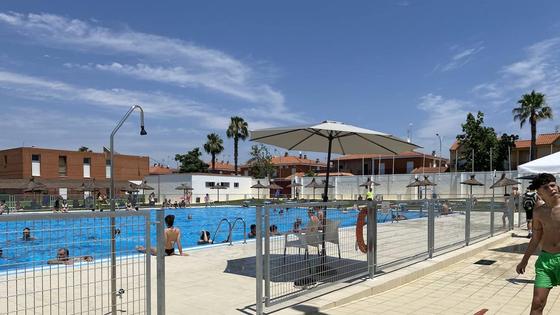 Lleno total de la piscina durante el primer fin de semana