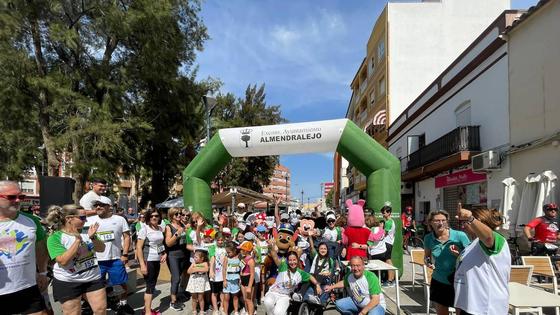 La I Marcha popular contra el cáncer infantil atrajo a 500 participantes