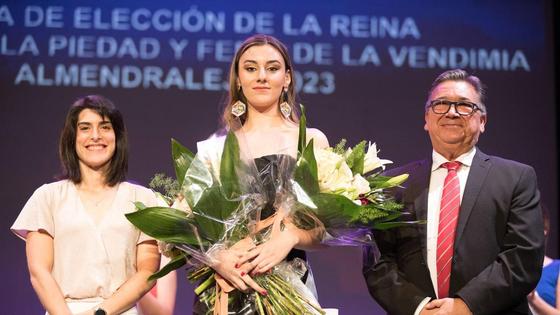 Luna Gonzalo Díaz es elegida reina de las fiestas de la Piedad