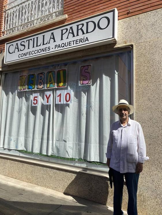 Paco Castilla Pardo, homenajeado por ser emblema del comercio