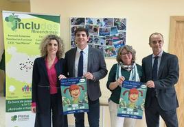 La presidenta de Includes junto a miembros de Banco Mediolanum