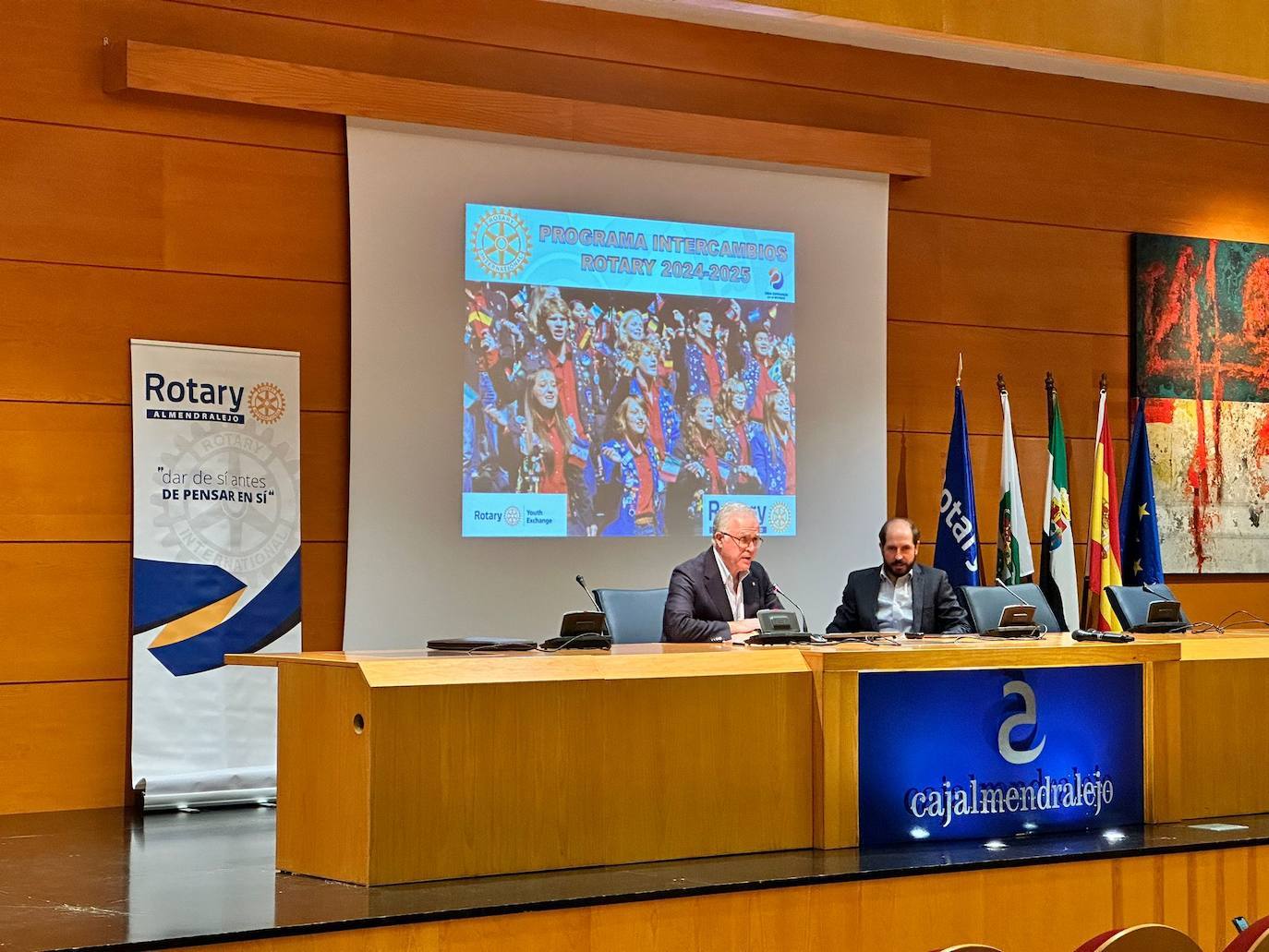 Rotary Almendralejo presenta un programa de intercambio para estudiantes