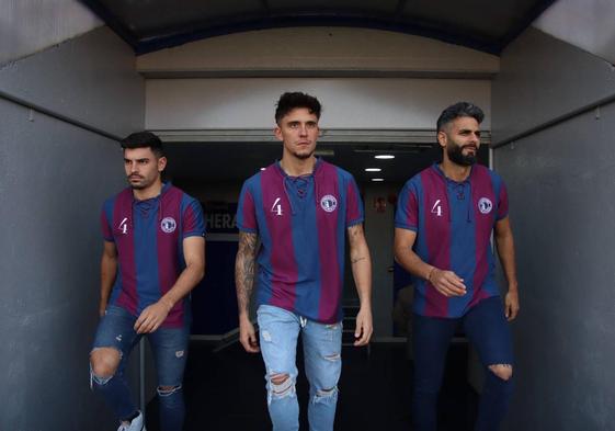 El CD Extremadura 1924 recupera los colores azulgranas en esta camiseta especial