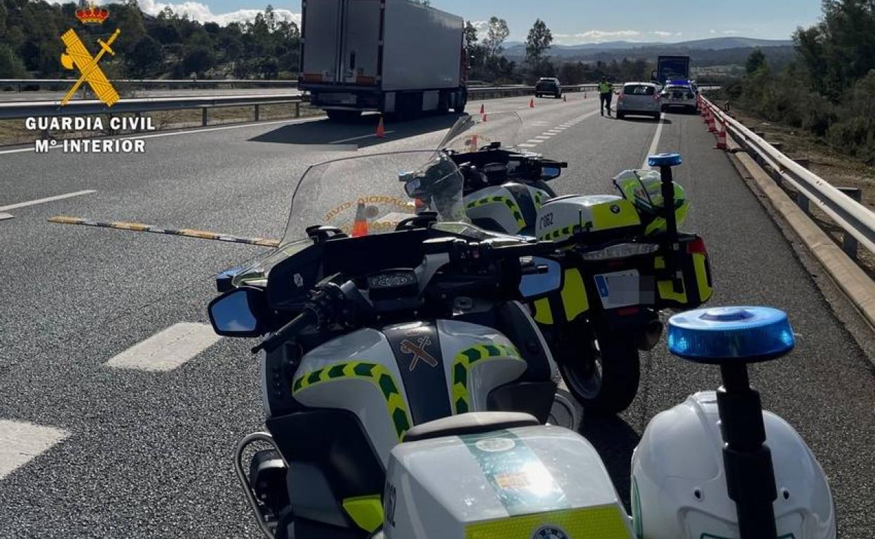 Interceptan un conductor sin carné y con la ITV caducada