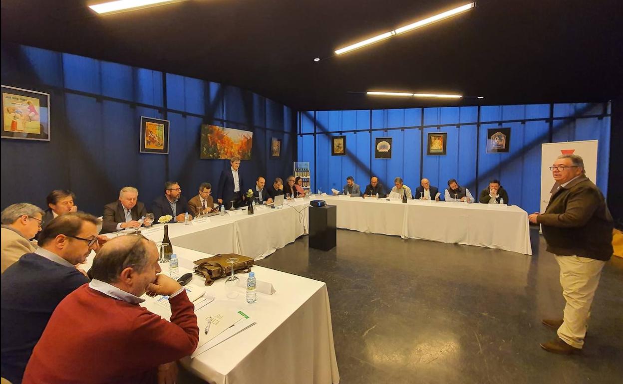 El consejo regulador de la DO Cava se reúne en Almendralejo en su primera cita fuera de Cataluña