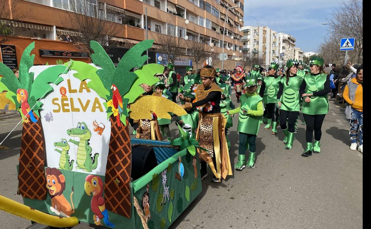 Miles de personas han acudido a la zona para ver a los niños. 